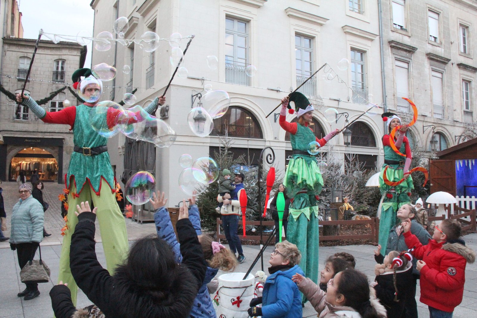 MARCHE DE NOEL PLACE JEAN JAURES 2024-12-11 SG (22)